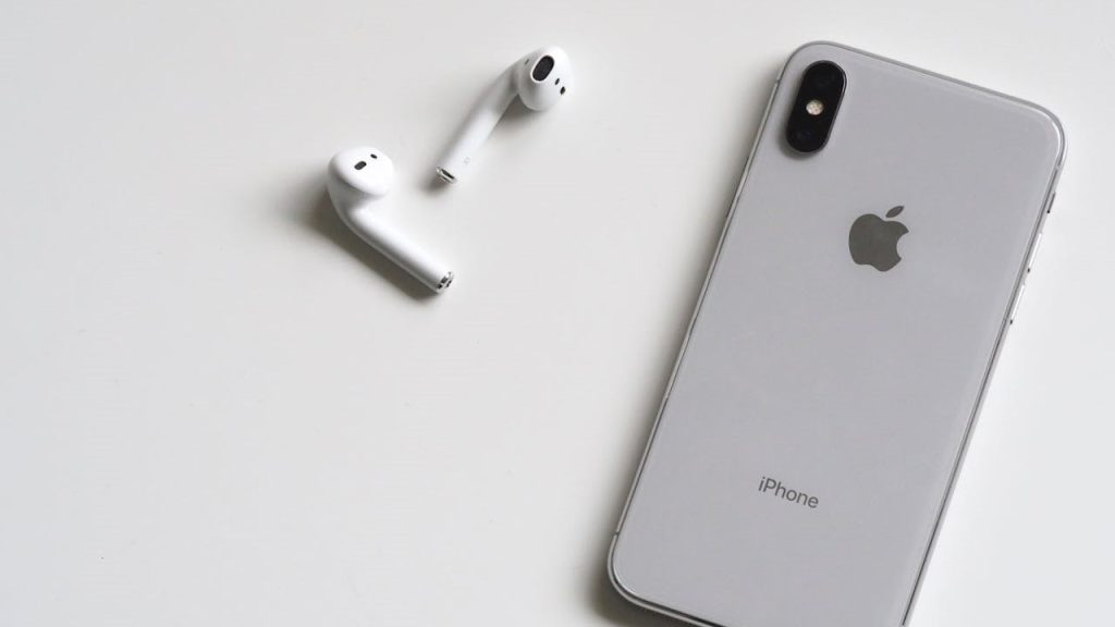 iPhone vergelijken met AirPods als onderdeel van Apple ecosysteem