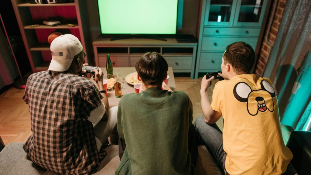 Zo organiseer je een next-level game night met de boys