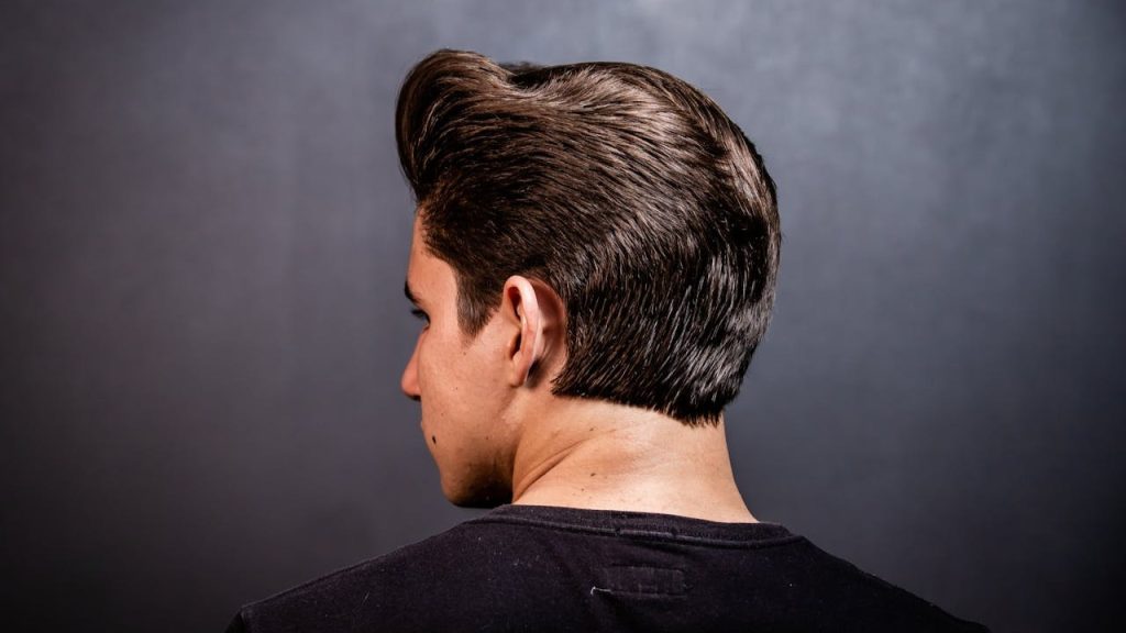 Hoe je thuis je kapsel in model brengt